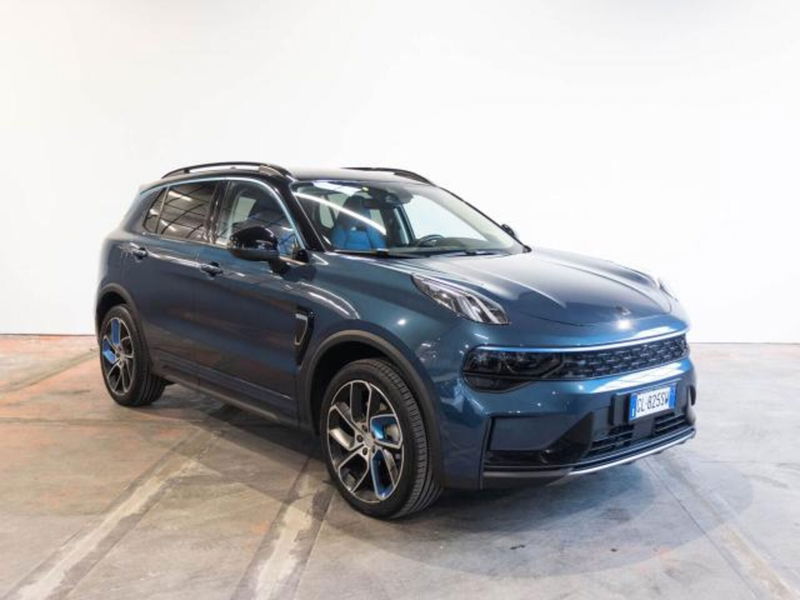 Lynk & Co 01 01 1.5 td phev