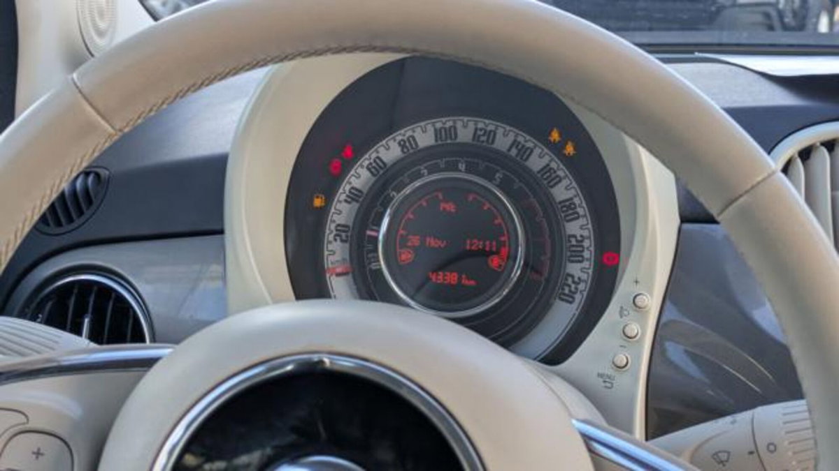 Fiat 500 1.0 Hybrid Connect (10)