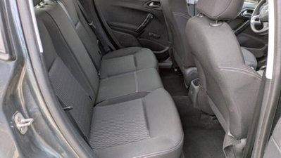Peugeot 208 82 5 porte Access (12)