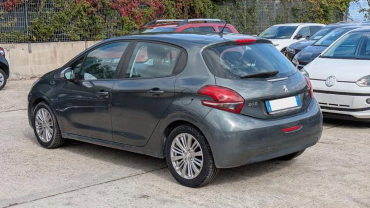 Peugeot 208 82 5 porte Access (3)