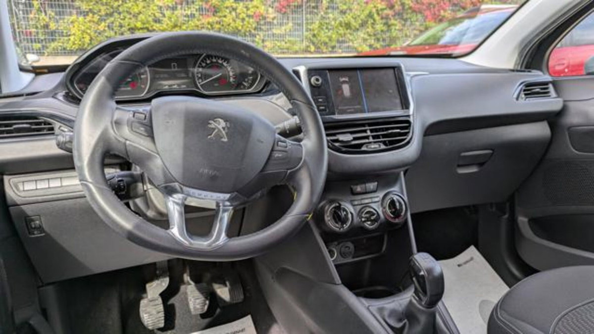 Peugeot 208 82 5 porte Access (5)