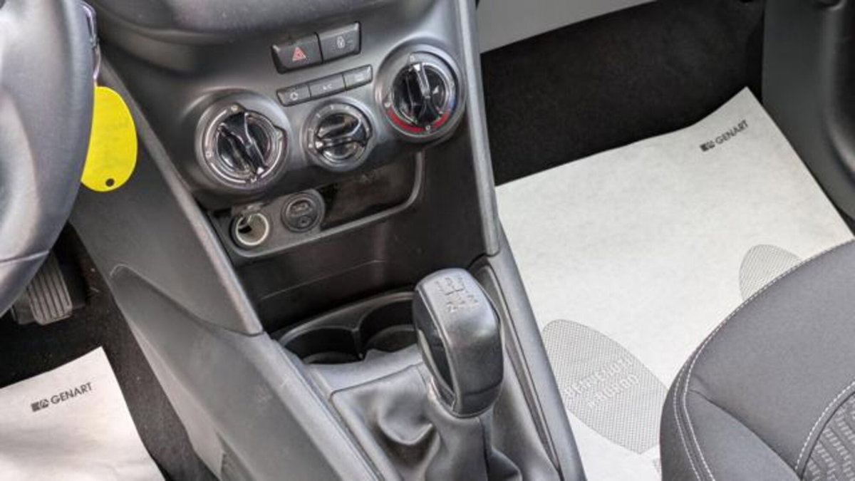 Peugeot 208 82 5 porte Access (8)