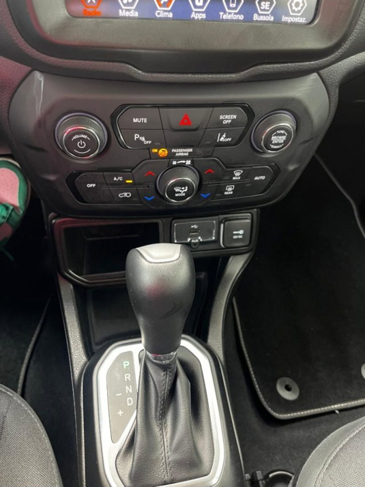 Jeep Renegade 1.5 Turbo T4 MHEV Limited (14)