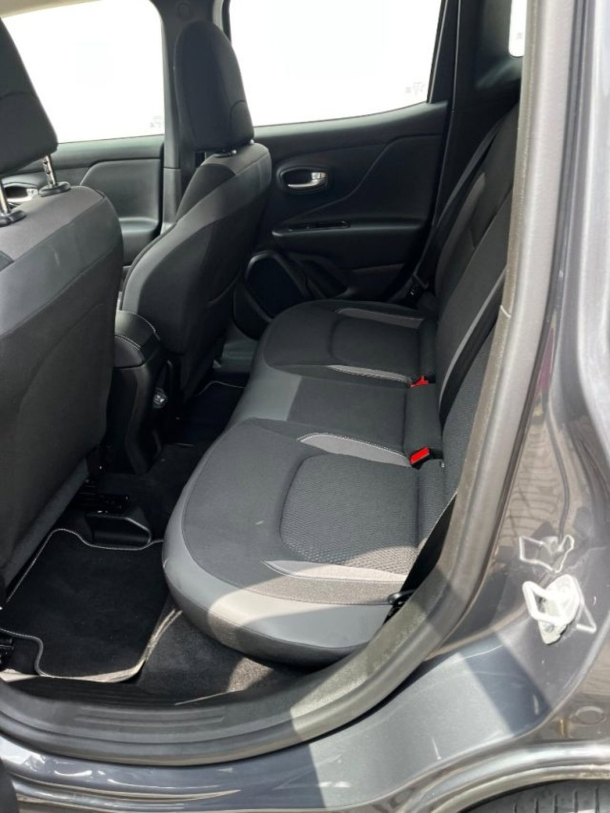 Jeep Renegade 1.5 Turbo T4 MHEV Limited (15)