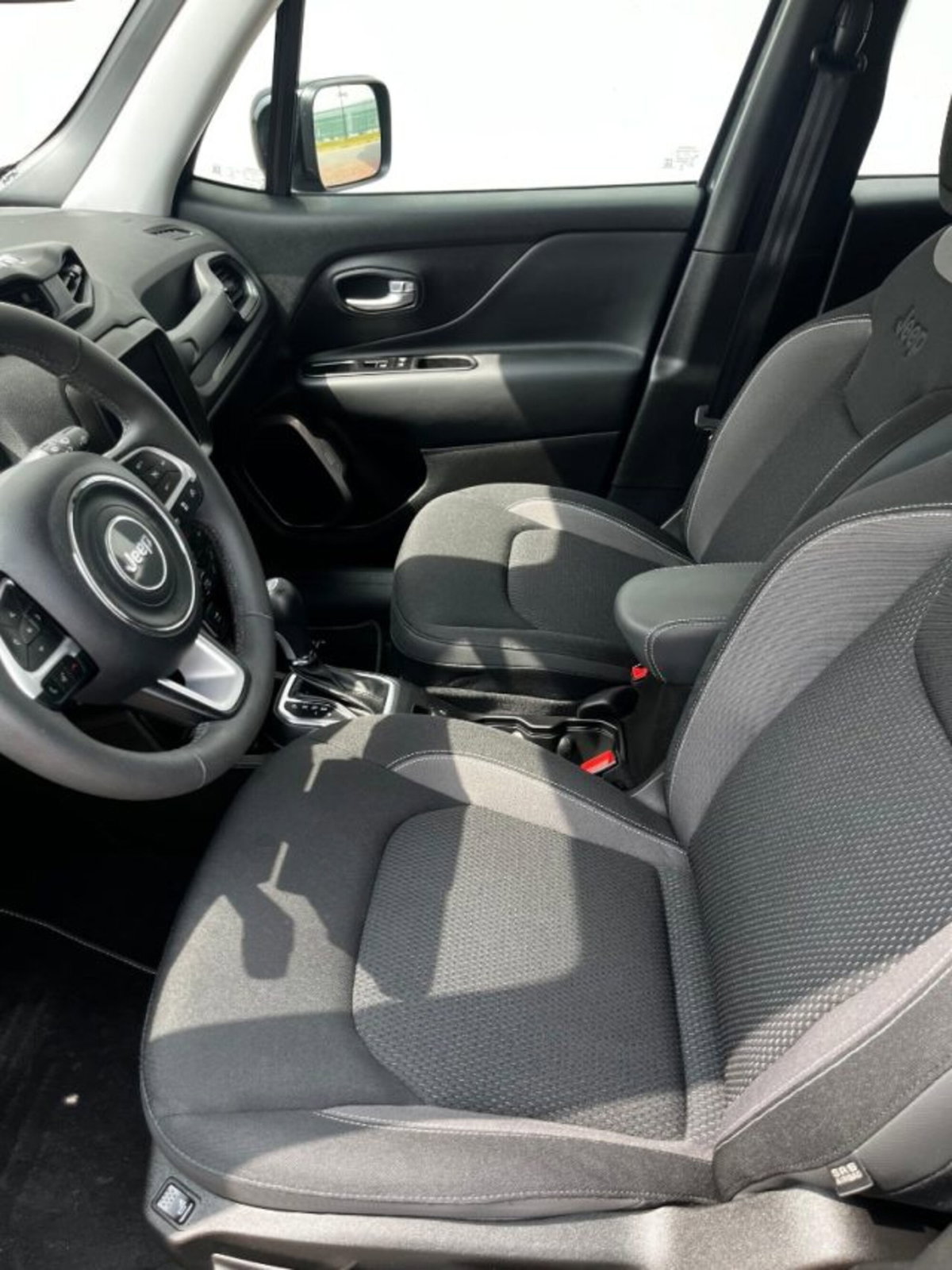 Jeep Renegade 1.5 Turbo T4 MHEV Limited (8)