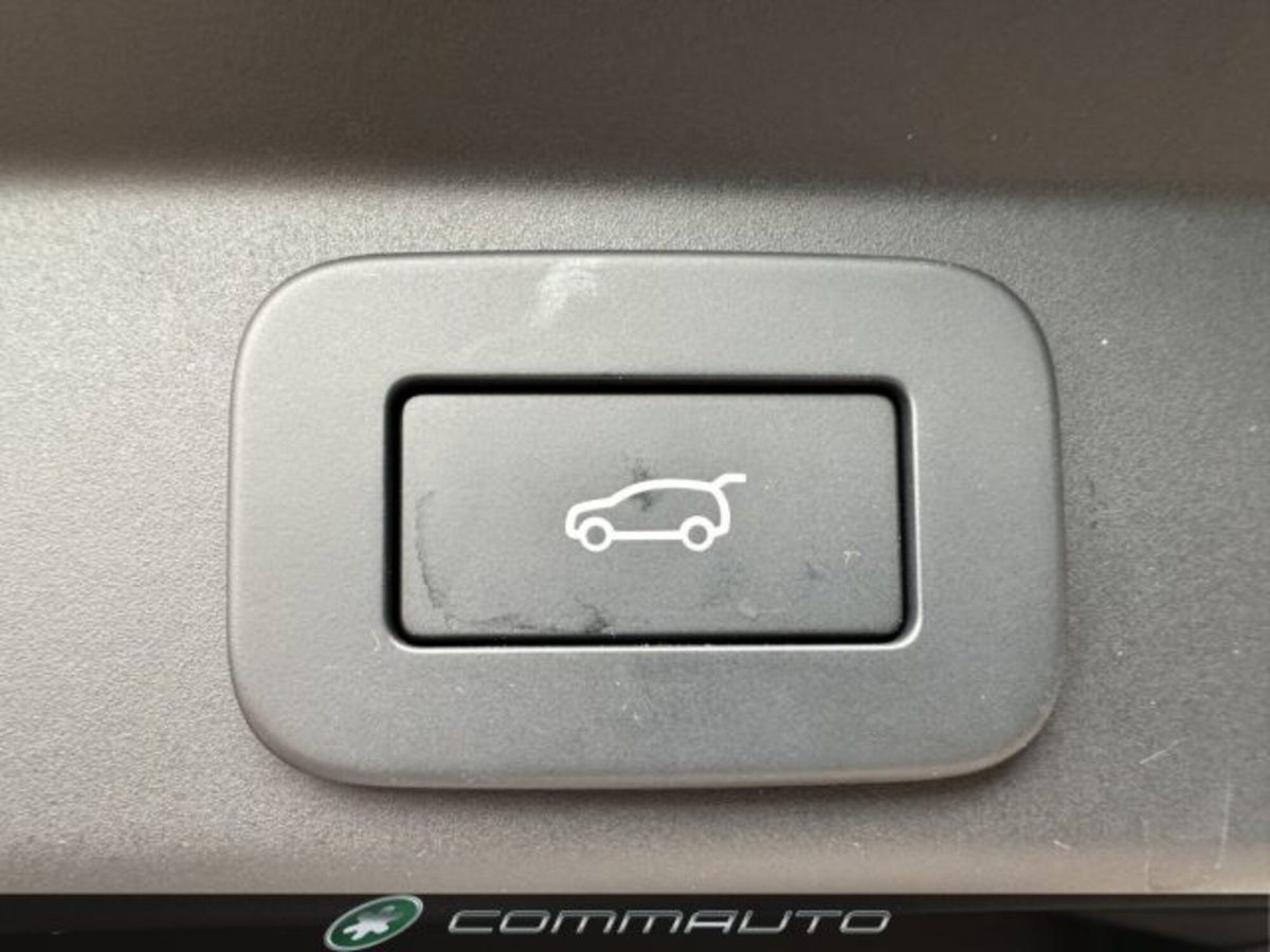 Land Rover Range Rover Sport 3.0D l6 300 CV HSE Dynamic Stealth (17)