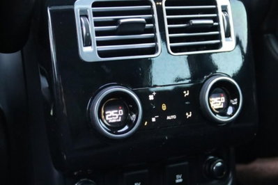 Land Rover Range Rover 2.0 Si4 PHEV Vogue LWB (10)