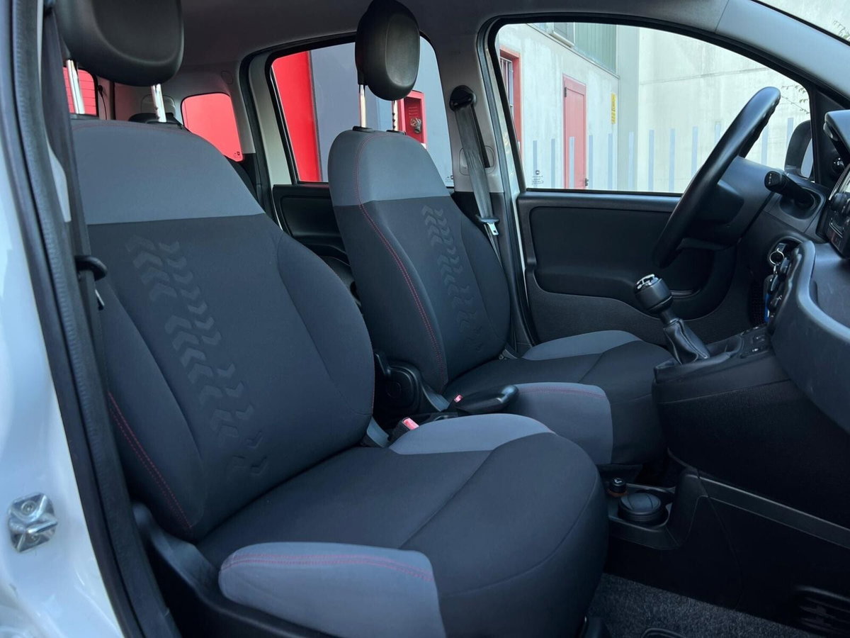 Fiat Panda 1.3 MJT 95 CV S&S 4x4 (12)