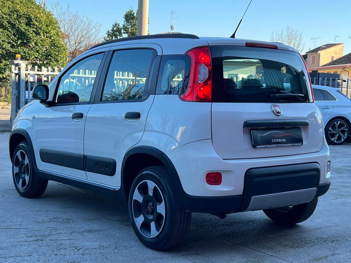 Fiat Panda 1.3 MJT 95 CV S&S 4x4 (4)