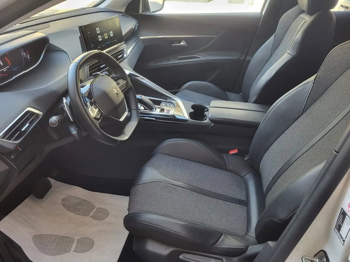 Peugeot 3008 BlueHDi 130 S&S EAT8 Allure Pack (11)