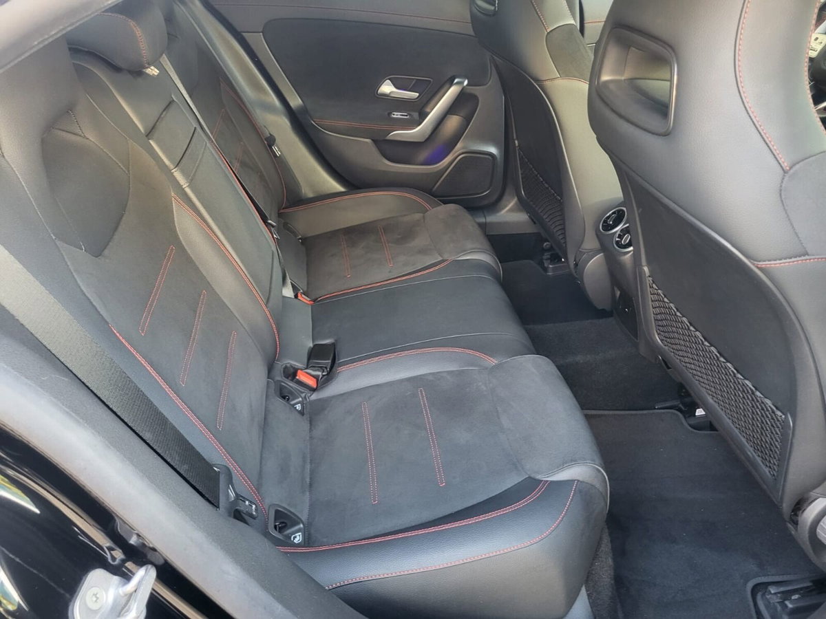 Mercedes-Benz CLA 200 d Automatic Premium (16)