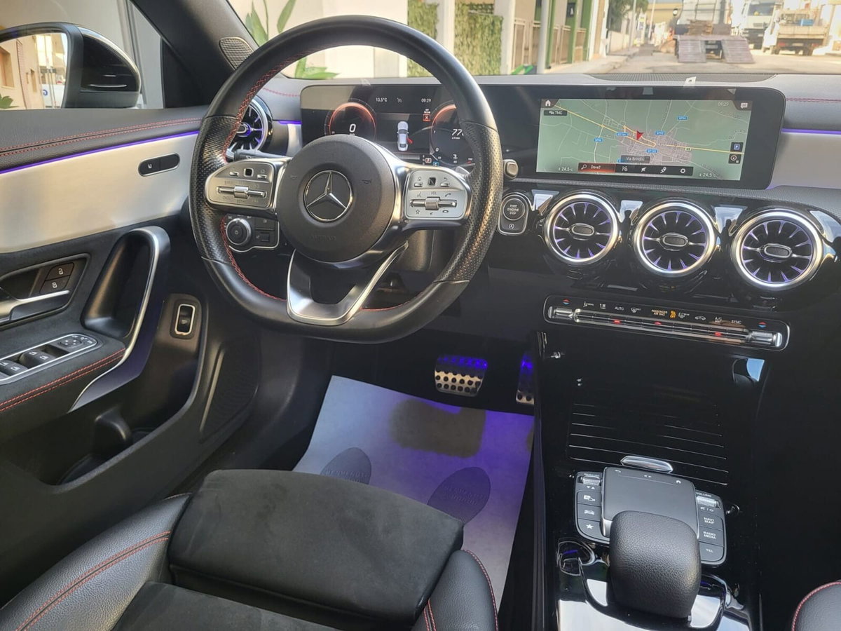 Mercedes-Benz CLA 200 d Automatic Premium (9)