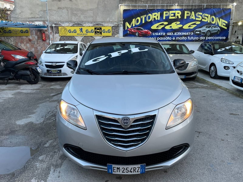 Lancia Ypsilon 1.2 69 CV 5 porte GPL Ecochic Silver