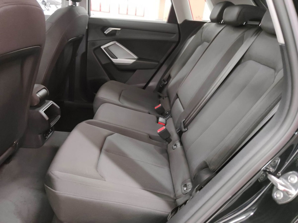 Audi Q3 Sportback 40 TFSI S tronic quattro edition (14)