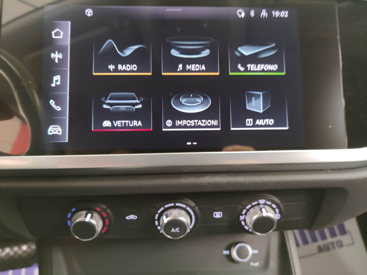 Audi Q3 Sportback 40 TFSI S tronic quattro edition (17)