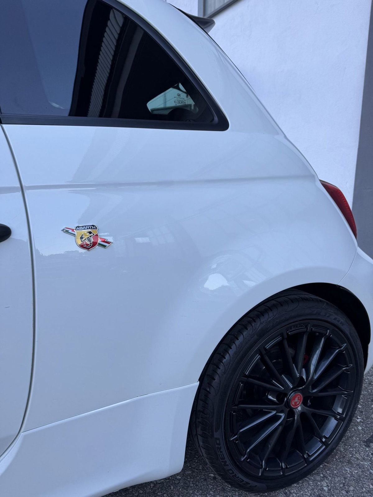 Abarth 595 Cabrio 595 C 1.4 Turbo T-Jet 180 CV Competizione (10)
