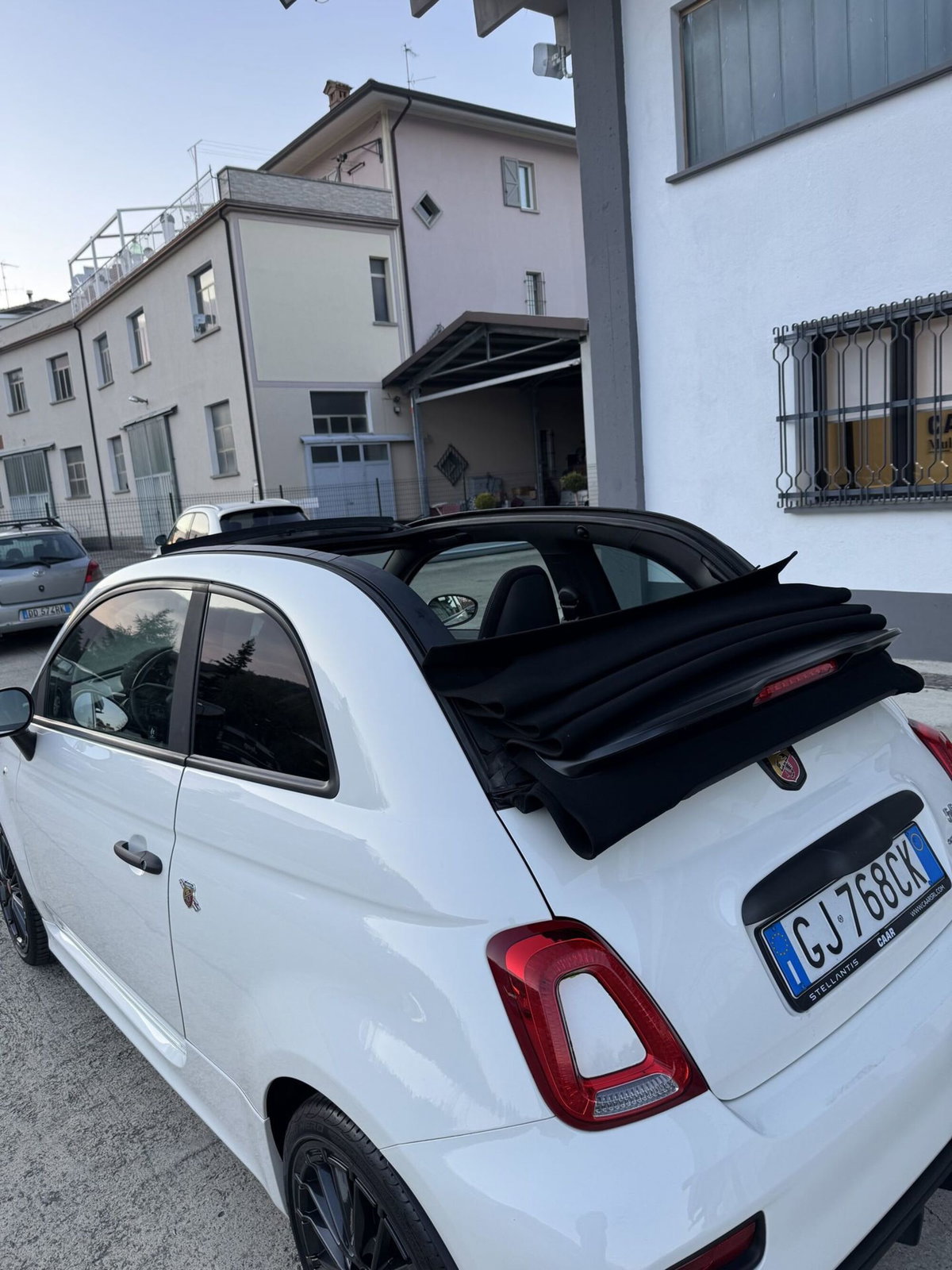 Abarth 595 Cabrio 595 C 1.4 Turbo T-Jet 180 CV Competizione (11)