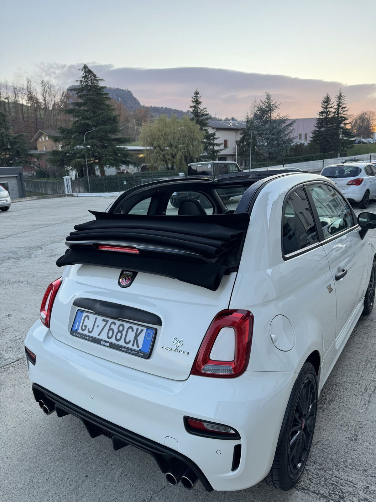 Abarth 595 Cabrio 595 C 1.4 Turbo T-Jet 180 CV Competizione (12)