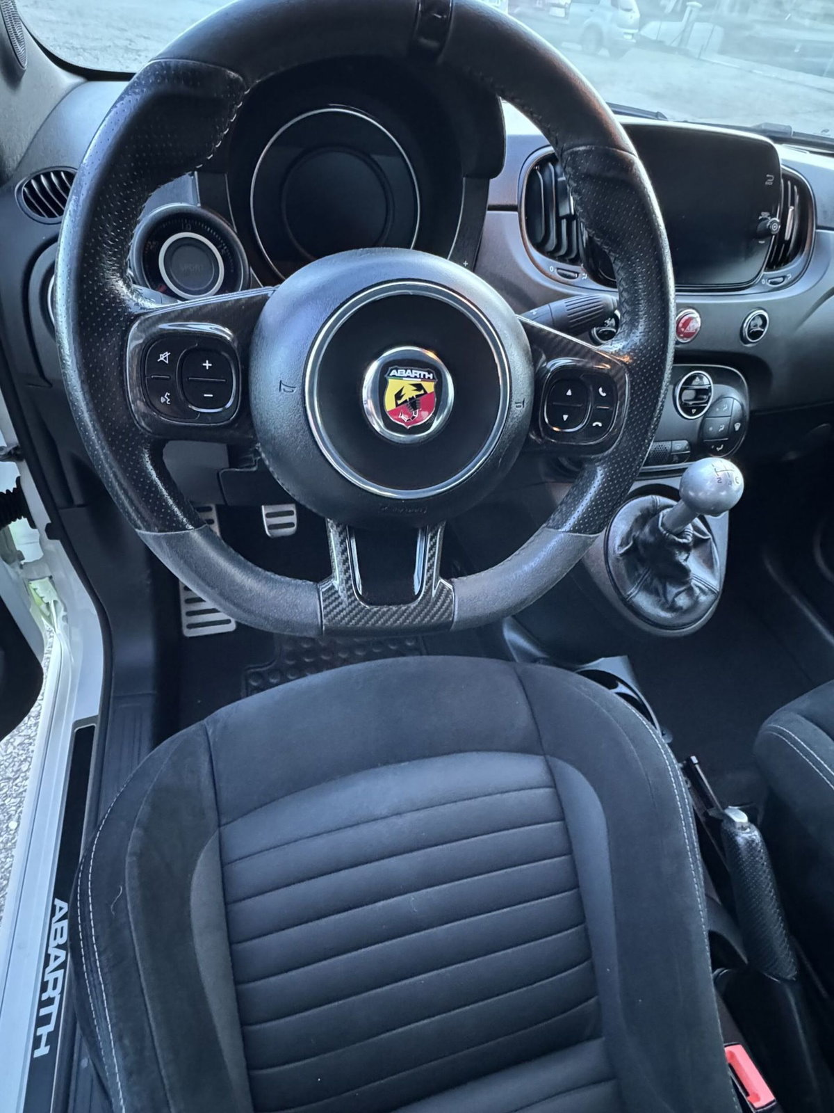 Abarth 595 Cabrio 595 C 1.4 Turbo T-Jet 180 CV Competizione (15)