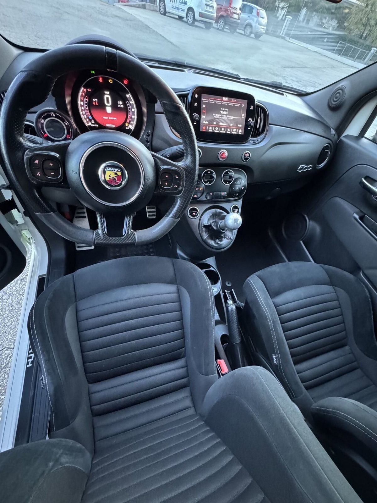 Abarth 595 Cabrio 595 C 1.4 Turbo T-Jet 180 CV Competizione (16)
