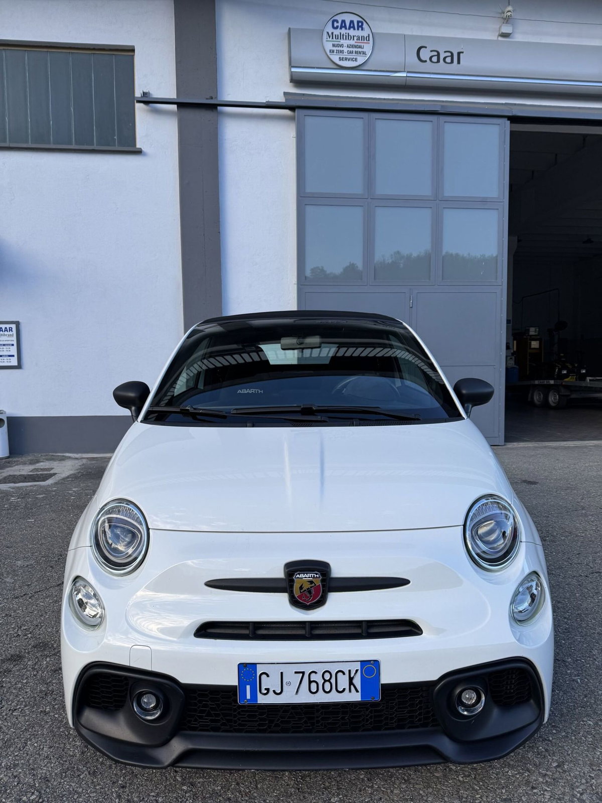 Abarth 595 Cabrio 595 C 1.4 Turbo T-Jet 180 CV Competizione (2)