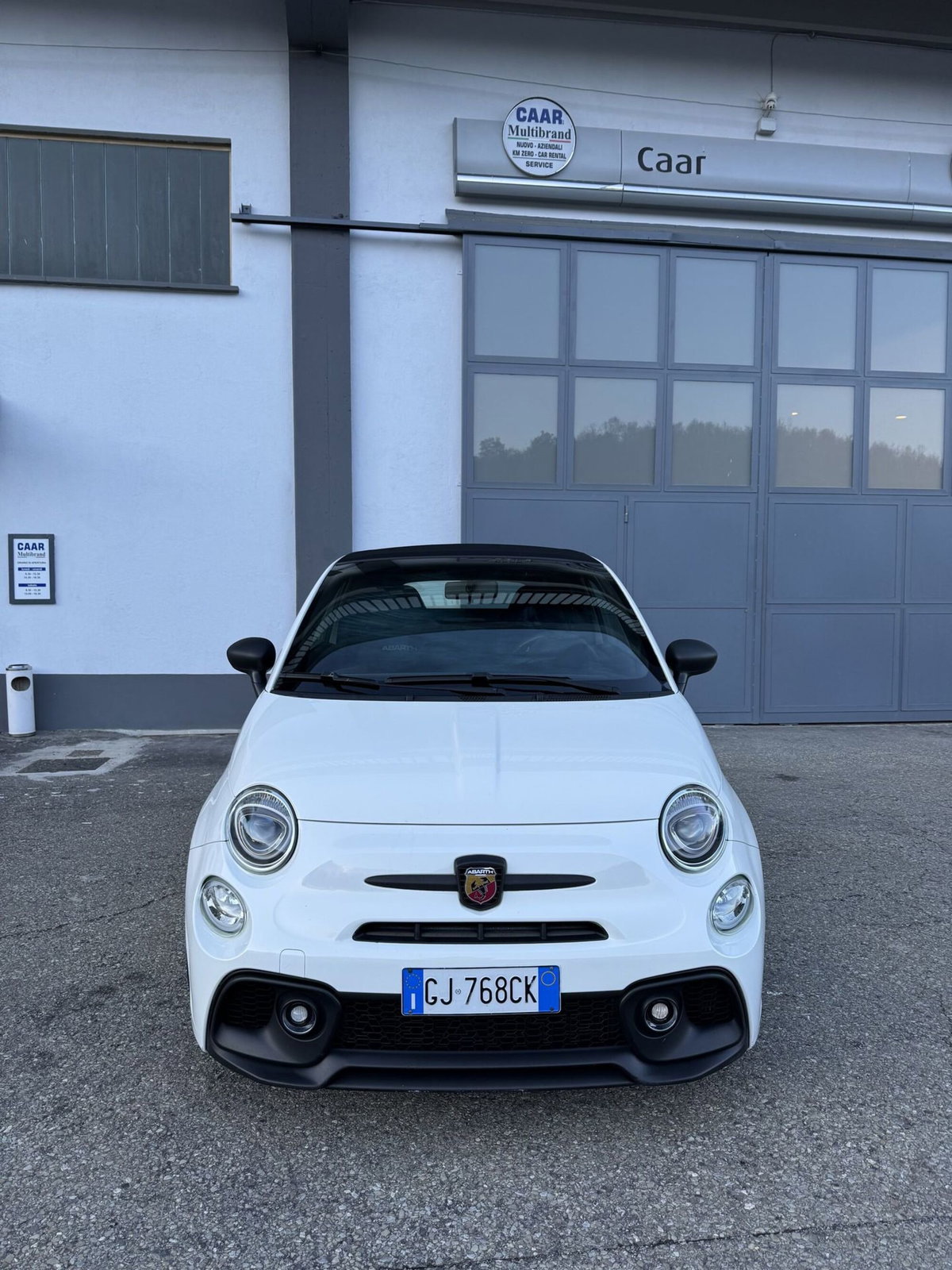 Abarth 595 Cabrio 595 C 1.4 Turbo T-Jet 180 CV Competizione (4)