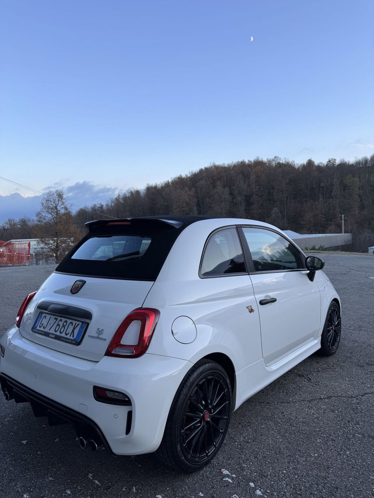 Abarth 595 Cabrio 595 C 1.4 Turbo T-Jet 180 CV Competizione (9)