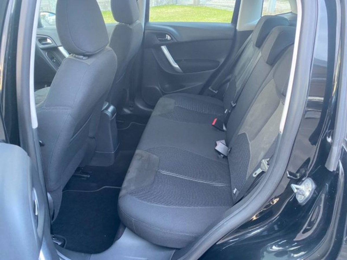Citroen C3 1.6 e-HDi 90 airdream CMP6 Exclusive (10)