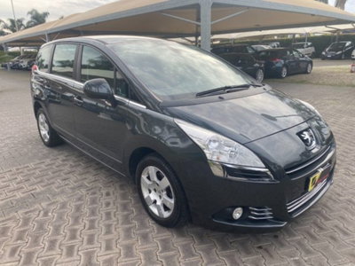 Peugeot 5008 1.6 HDi 115CV Business (2)