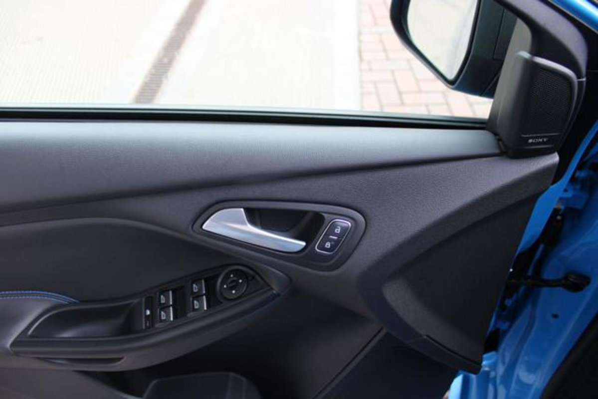 Ford Focus 2.3 350 CV AWD RS Track Edition (11)