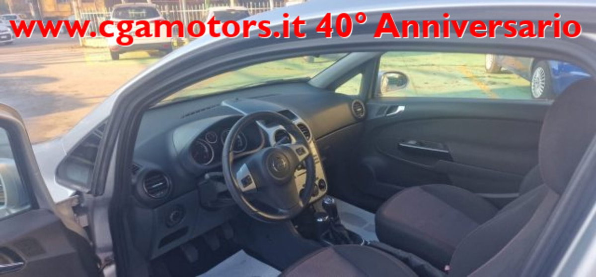 Opel Corsa 1.2 3 porte Club (4)