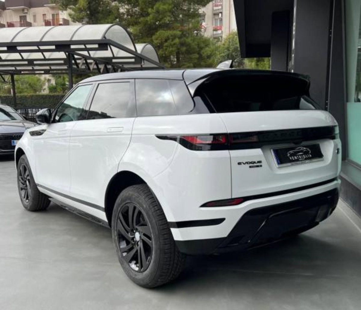 Land Rover Range Rover Evoque 2.0D I4-L.Flw 150 CV (3)