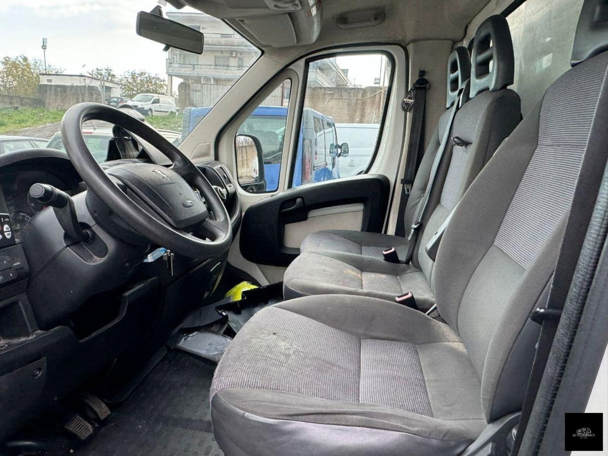 Peugeot Boxer Furgone 330 2.2 HDi/130CV FAP PC-TN Combi Comfort (8)
