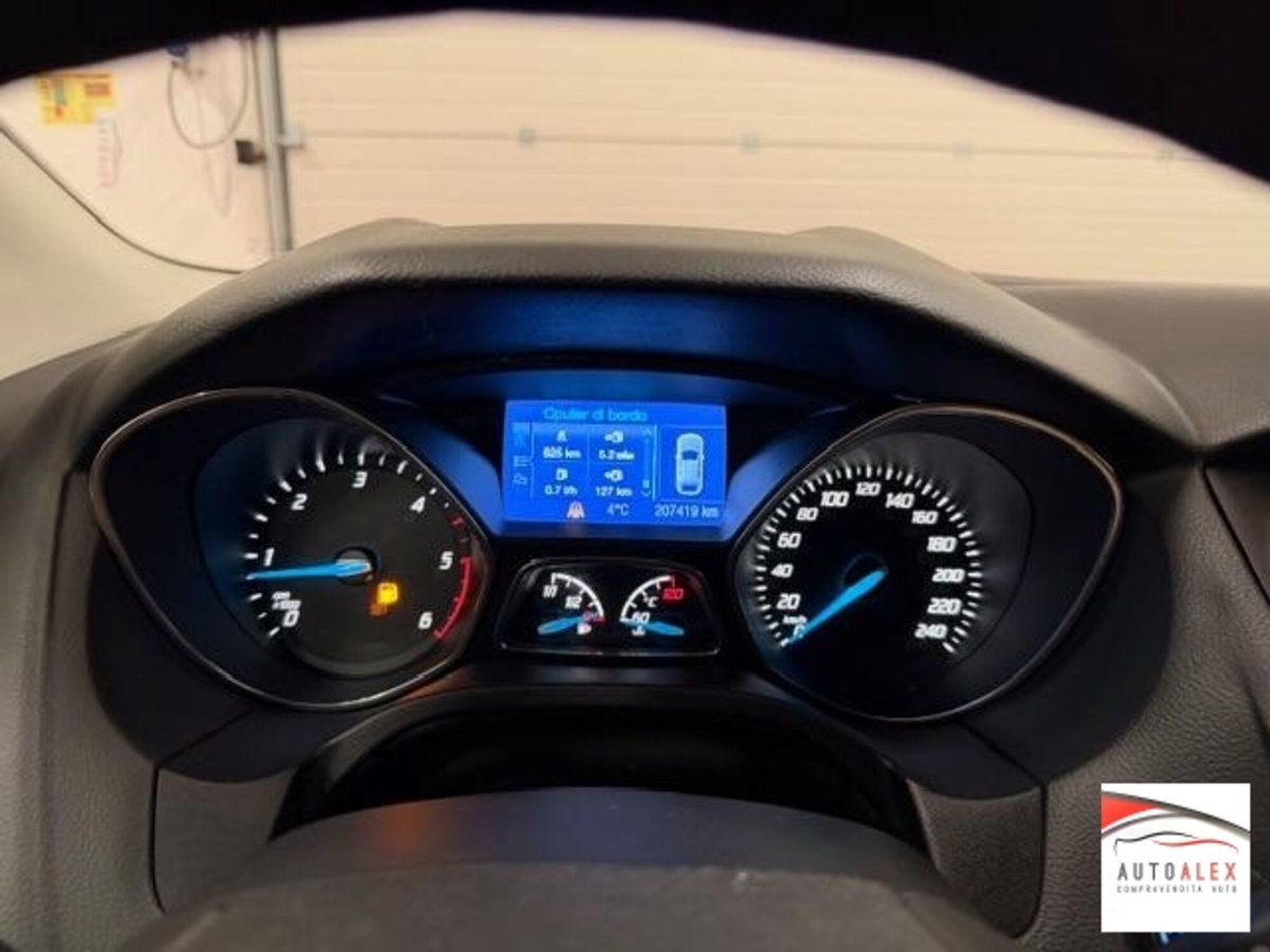 Ford Focus 1.6 TDCi 95 CV Titanium (12)