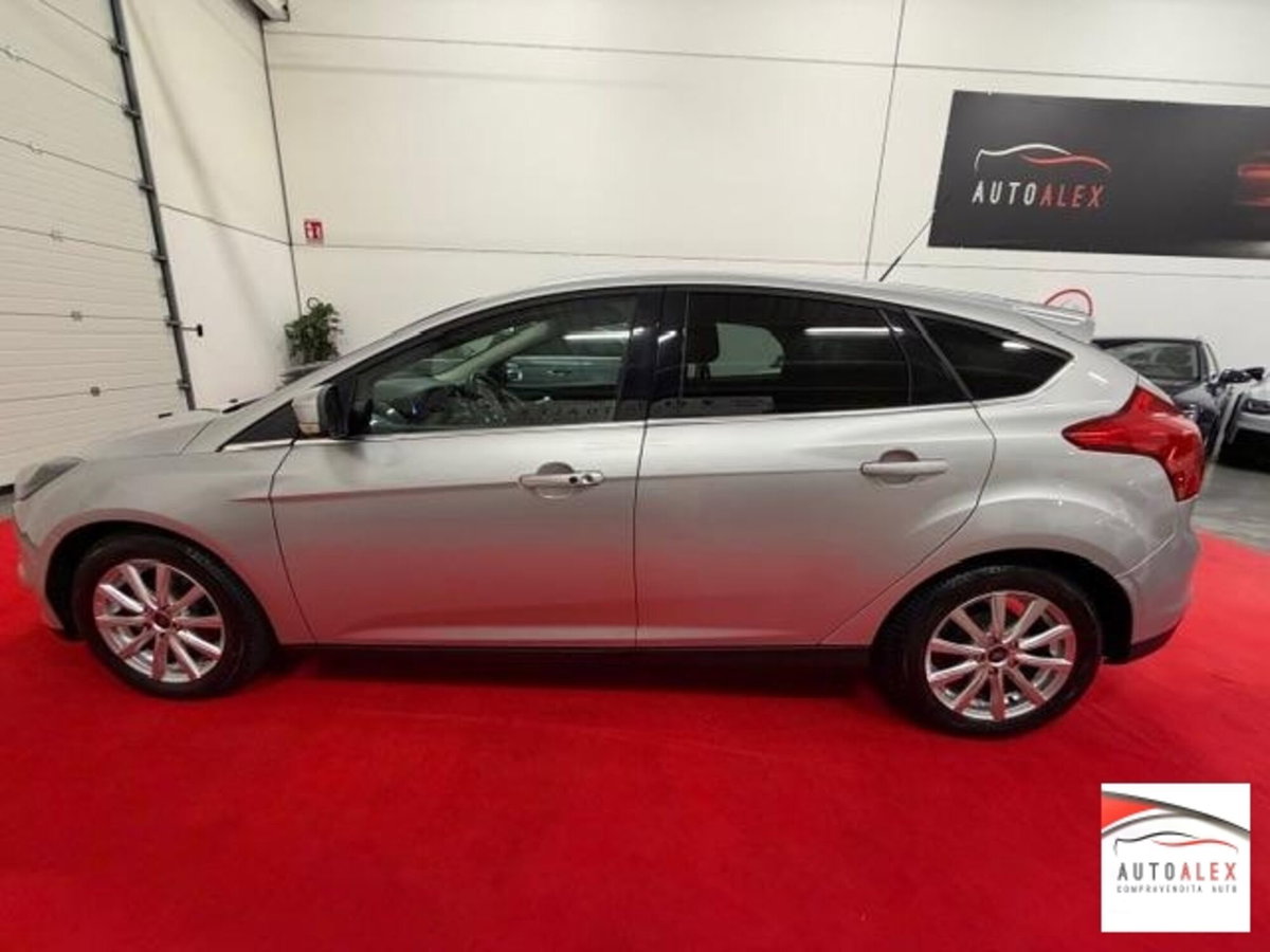 Ford Focus 1.6 TDCi 95 CV Titanium (13)