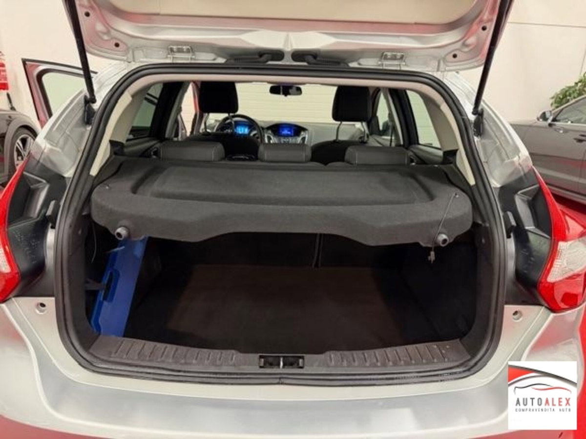 Ford Focus 1.6 TDCi 95 CV Titanium (17)