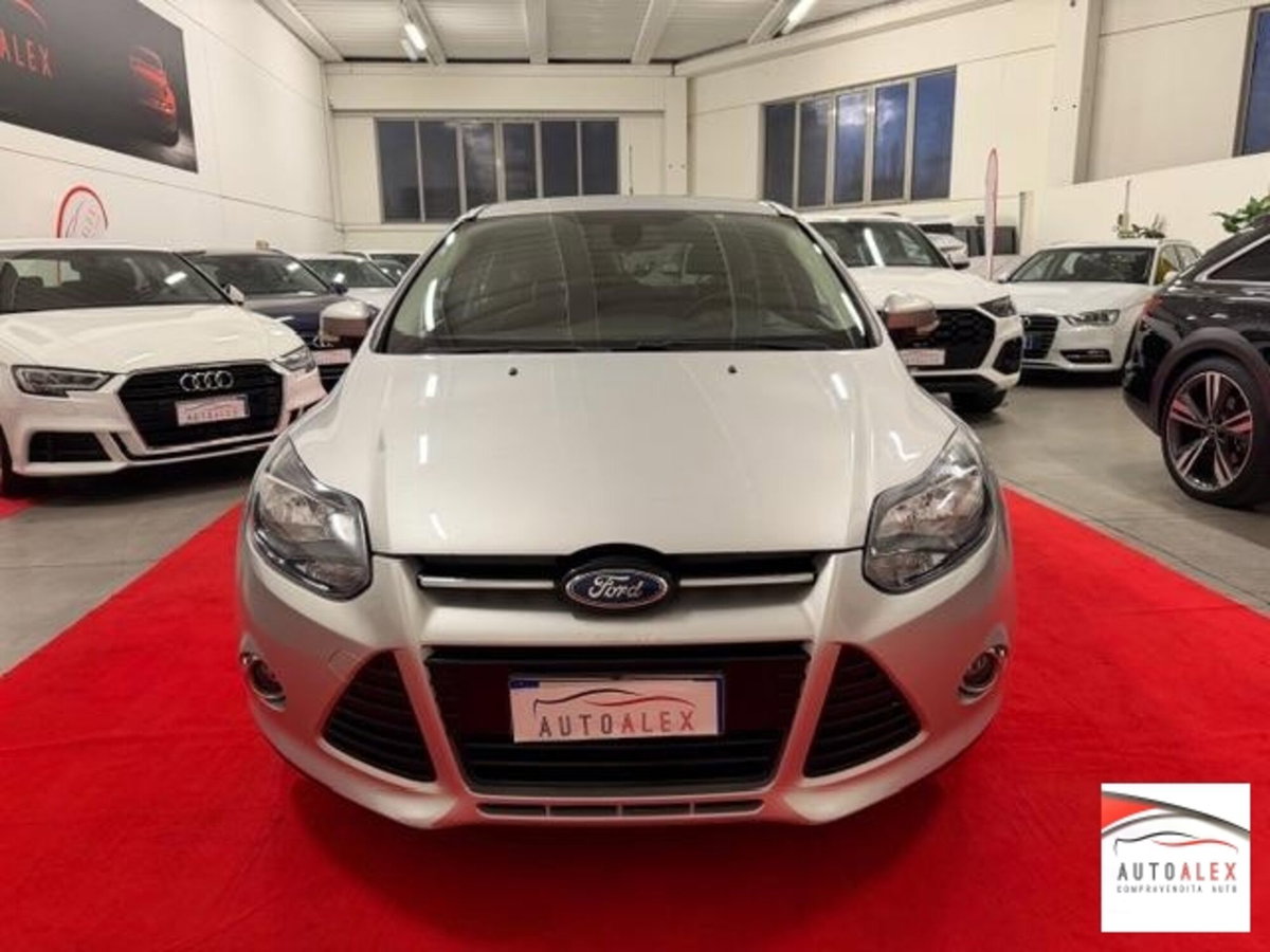 Ford Focus 1.6 TDCi 95 CV Titanium (2)