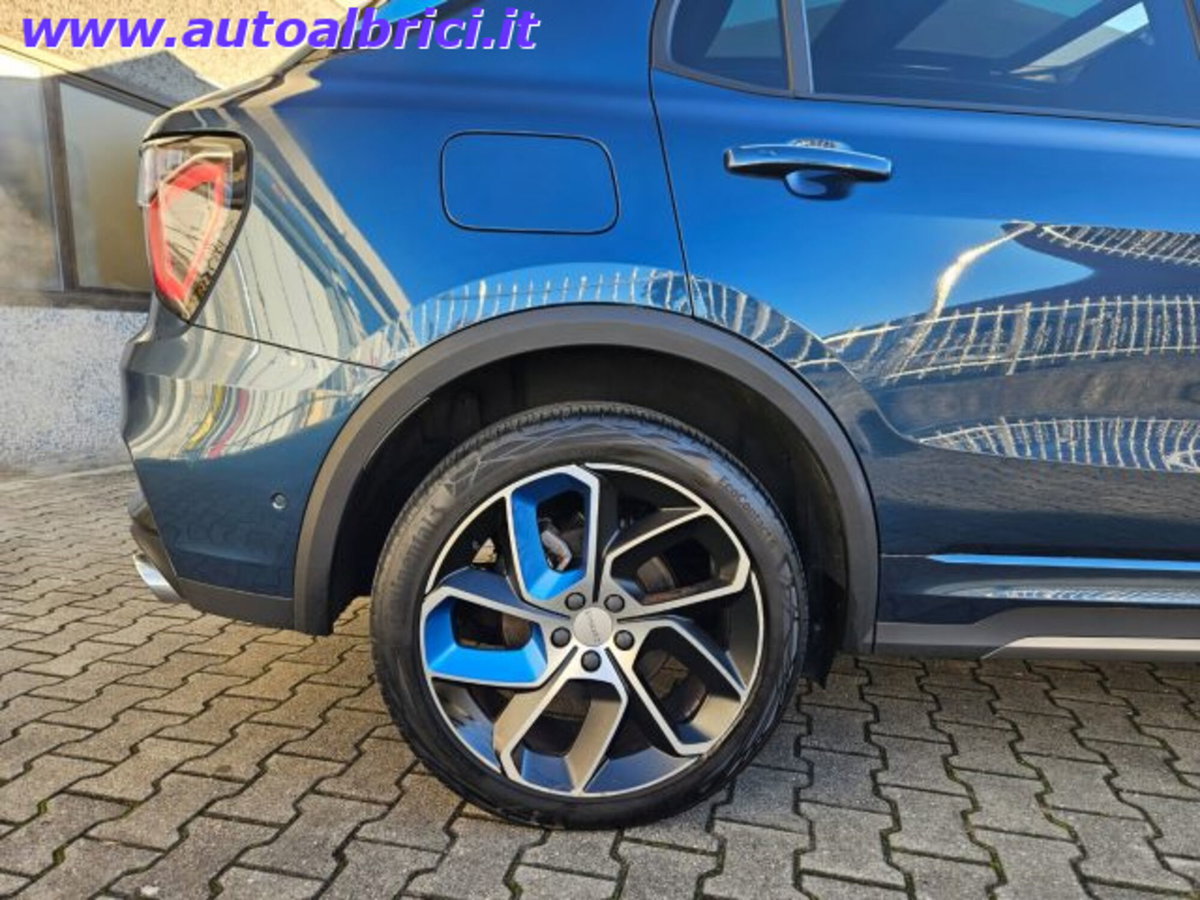 Lynk & Co 01 01 1.5 td phev (10)