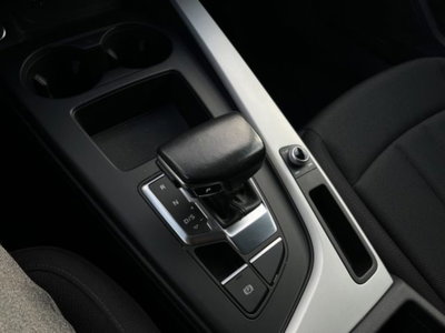 Audi A4 Avant 2.0 TDI 150 CV ultra S tronic (14)