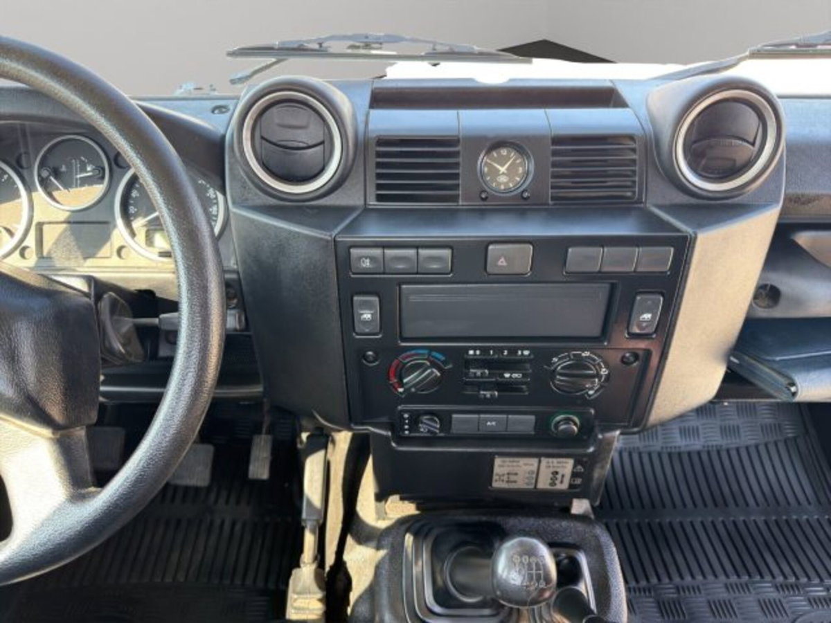 Land Rover Defender 110 2.2 TD4 CrewCab (12)