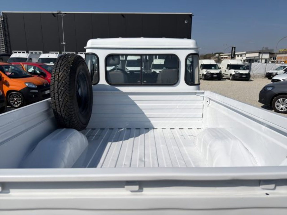 Land Rover Defender 110 2.2 TD4 CrewCab (14)