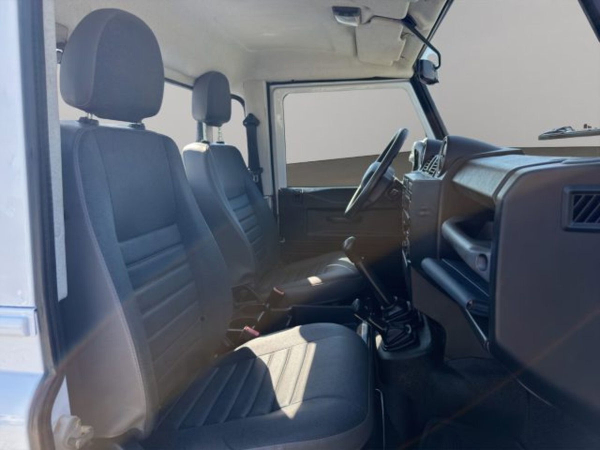 Land Rover Defender 110 2.2 TD4 CrewCab (8)