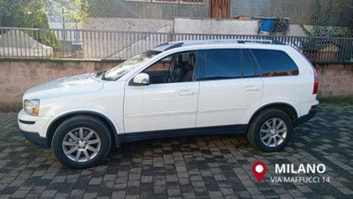 Volvo XC90 D5 AWD Geartronic Executive (2)
