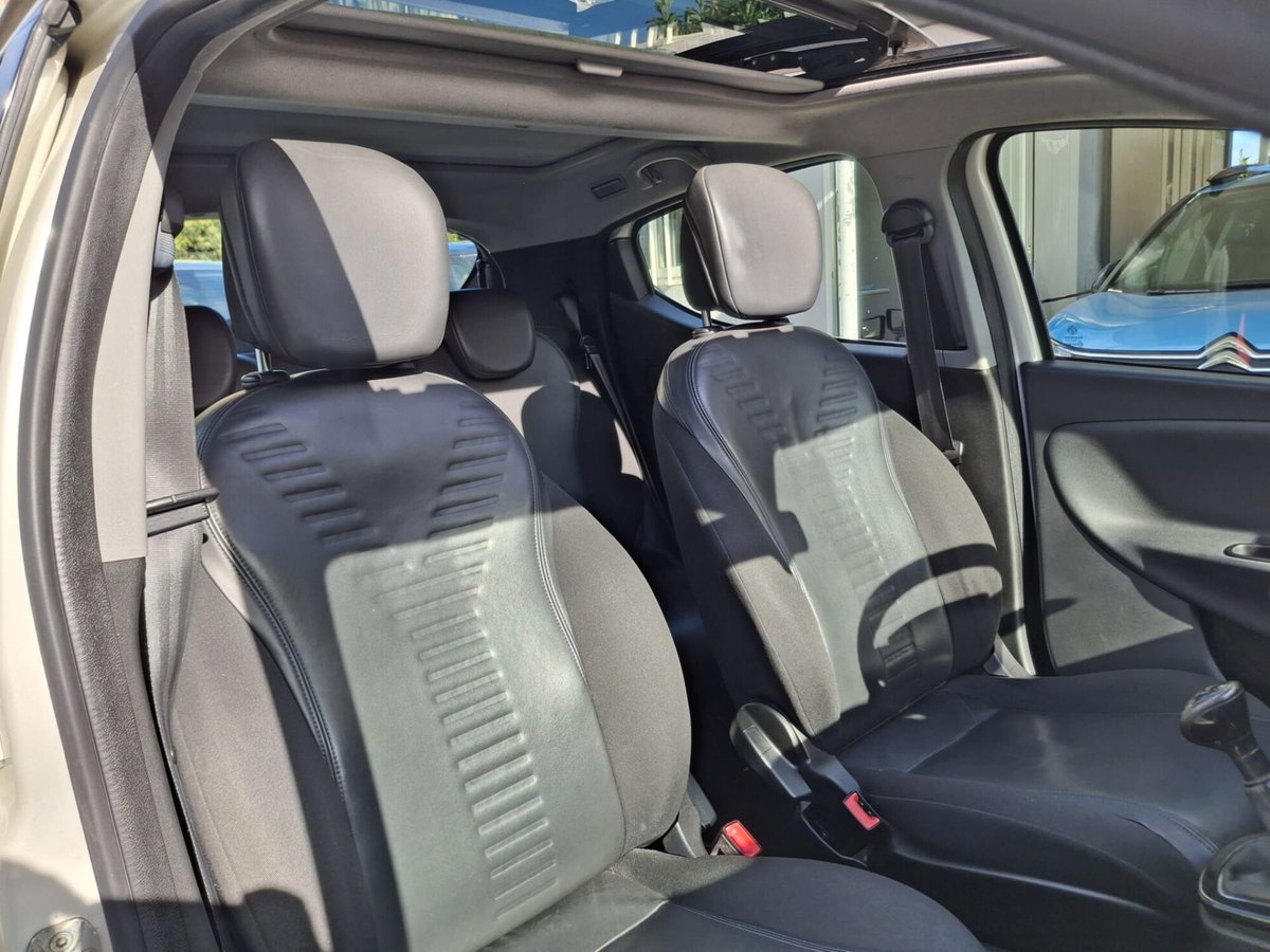 Lancia Ypsilon 1.3 MJT 16V 95 CV 5 porte S&S Platinum (16)