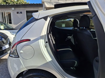 Lancia Ypsilon 1.3 MJT 16V 95 CV 5 porte S&S Platinum (17)