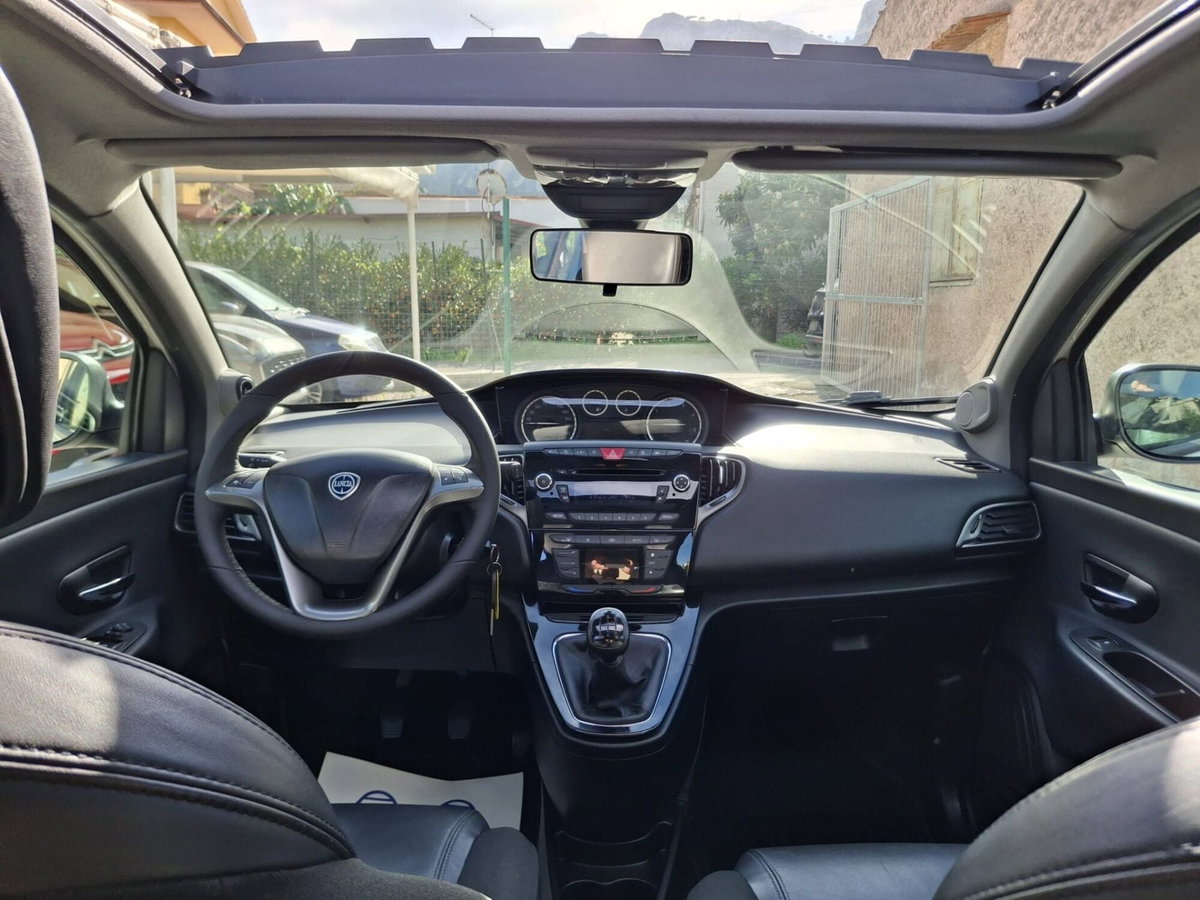 Lancia Ypsilon 1.3 MJT 16V 95 CV 5 porte S&S Platinum (20)