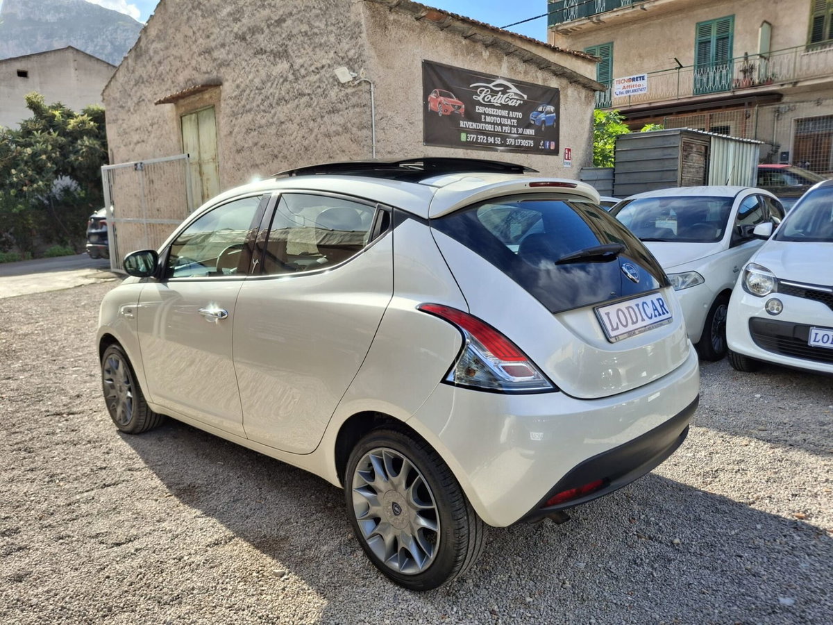 Lancia Ypsilon 1.3 MJT 16V 95 CV 5 porte S&S Platinum (4)