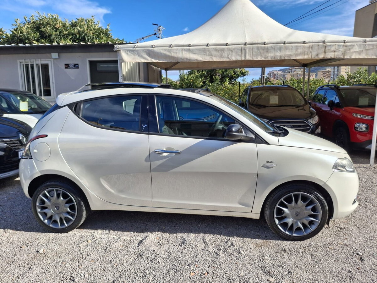 Lancia Ypsilon 1.3 MJT 16V 95 CV 5 porte S&S Platinum (6)