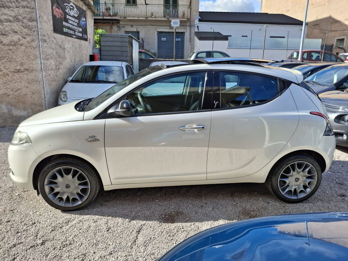 Lancia Ypsilon 1.3 MJT 16V 95 CV 5 porte S&S Platinum (7)
