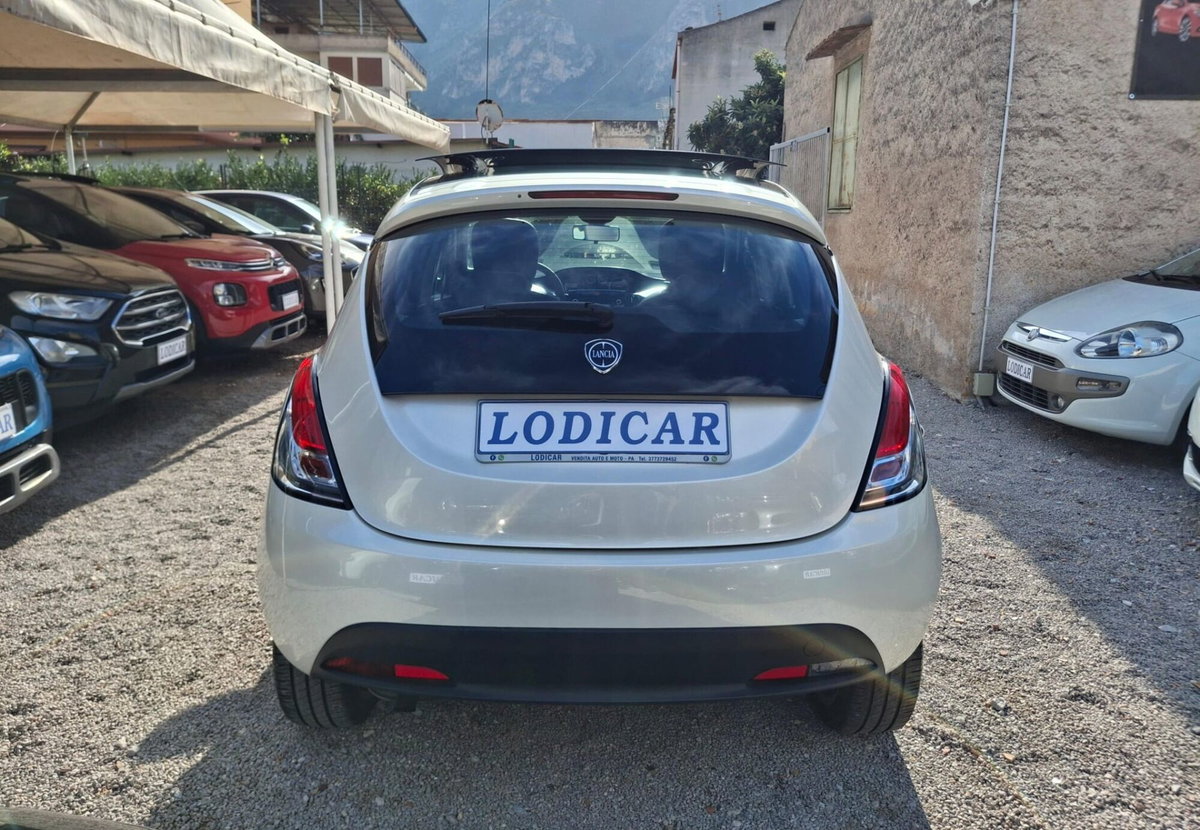 Lancia Ypsilon 1.3 MJT 16V 95 CV 5 porte S&S Platinum (8)